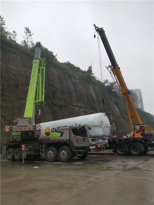 藤县“不怕风雨冻”—— 吊车的 “恶劣环境适应” 技术